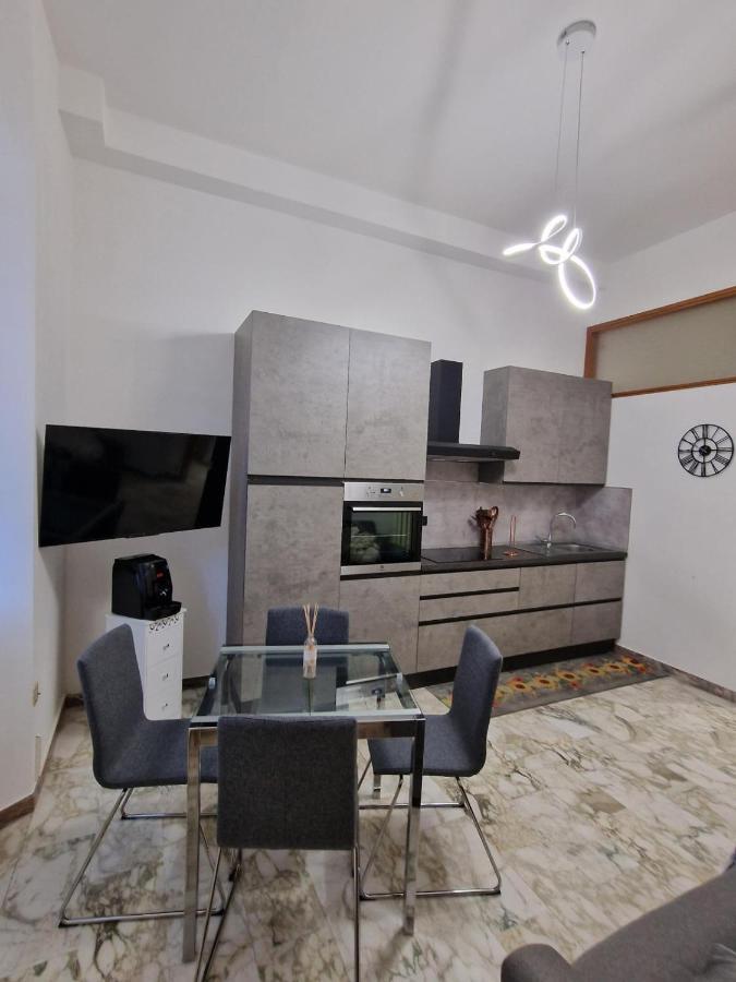 In Pieno Centro Storico Antico Quadrilatero Appartement Bologna Buitenkant foto